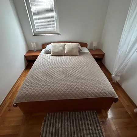 Apartment Apartman Pogi ,with Private Olive Garden And Parking,near Beach ,for Six People