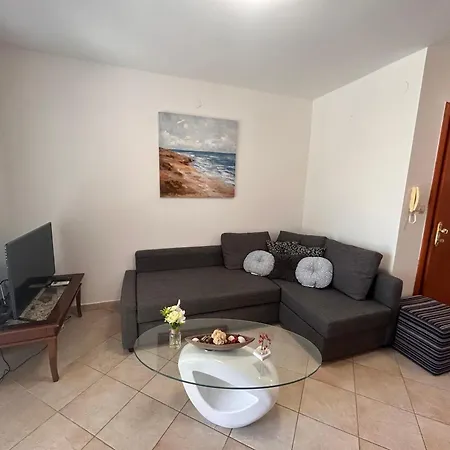 Apartment Apartman Pogi ,with Private Olive Garden And Parking,near Beach ,for Six People