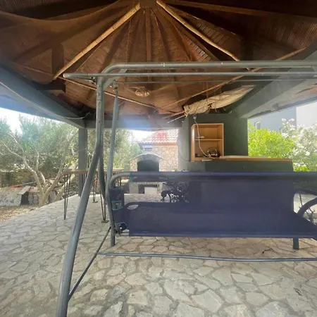 Apartman Pogi ,with Private Olive Garden And Parking,near Beach ,for Six People Apartment *