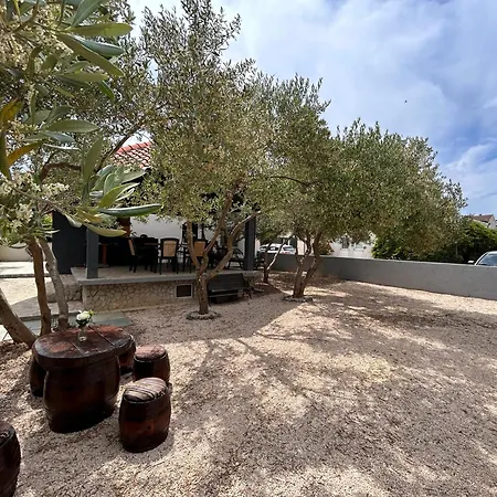 Apartment Apartman Pogi ,with Private Olive Garden And Parking,near Beach ,for Six People