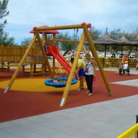 Apartment Apartman Pogi ,with Private Olive Garden And Parking,near Beach ,for Six People